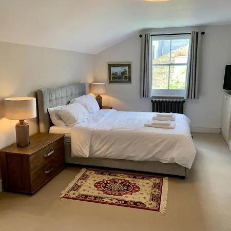 Lovely Newly Refurbished Apartment In Battersea Лондон Экстерьер фото