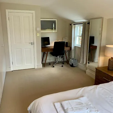 Lovely Newly Refurbished Apartment In Battersea Лондон Экстерьер фото