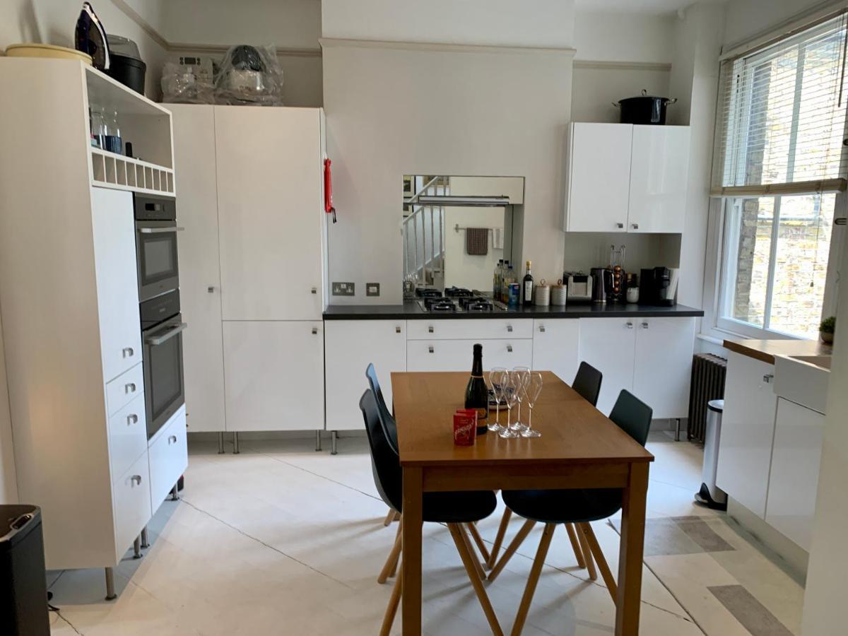 Lovely Newly Refurbished In Battersea Апартаменты *