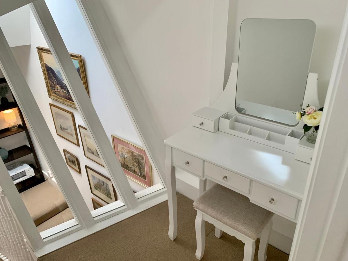 Lovely Newly Refurbished In Battersea Апартаменты Лондон